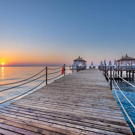 Amara Comfort Курортный комплекс 5*