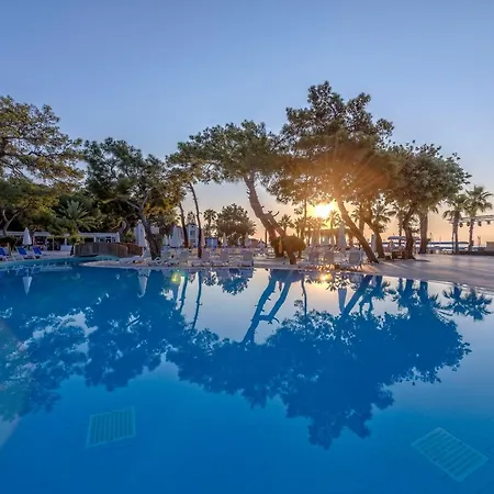 Курортный комплекс Amara Comfort 5*